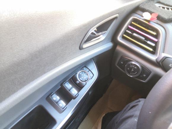 [深圳·桂L] 二手福特福睿斯2017款 幸福版 1.5L 手动时尚型