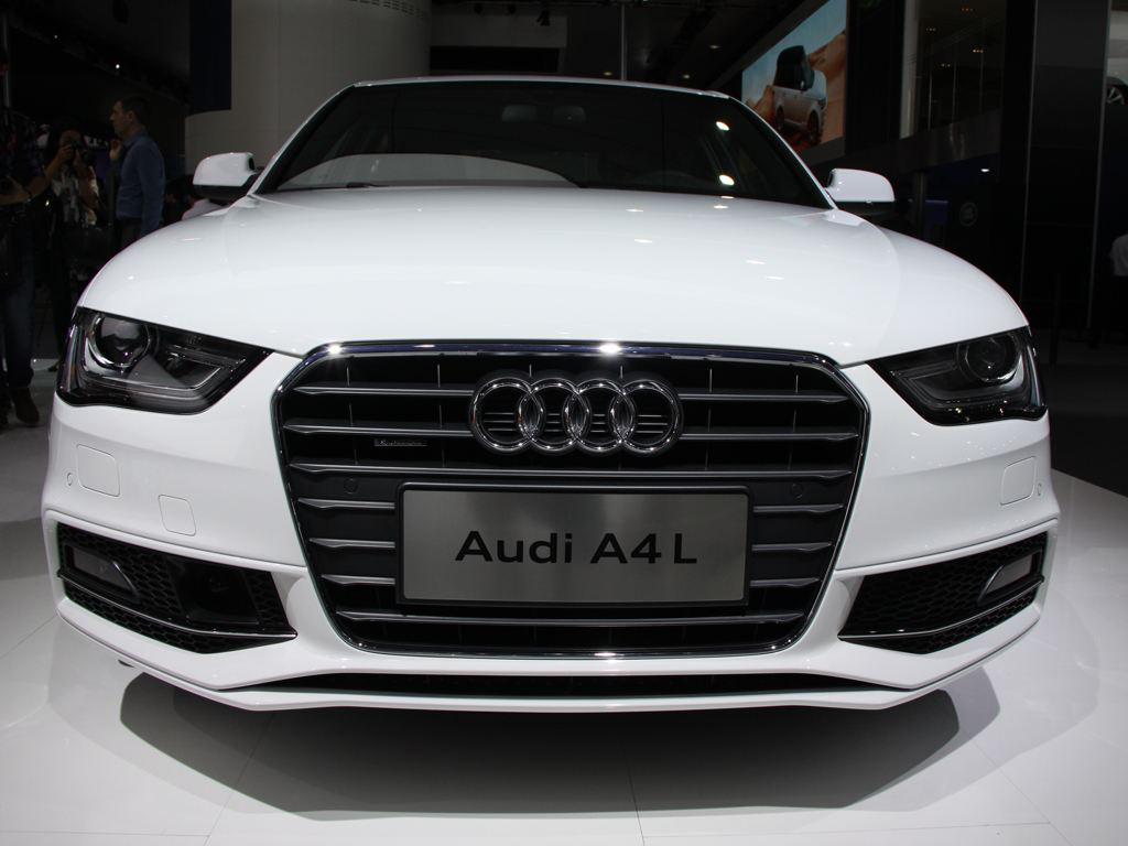 奥迪a4l白色报价区间2899万元3939万元