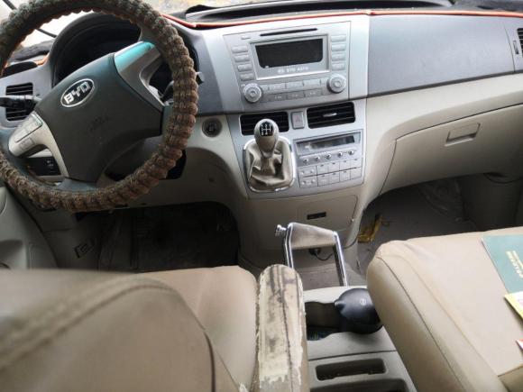 [青岛·鲁B] 二手比亚迪比亚迪M62013款 2.0L 手动舒适型