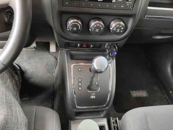 [义乌·浙G] 二手Jeep自由客2012款 2.4 运动版