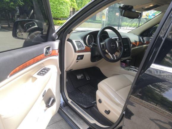 [广州·粤A] 二手Jeep大切诺基2011款 3.6L 豪华导航版