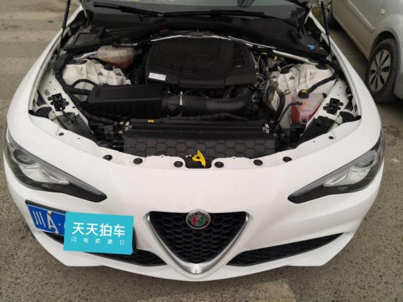 [成都·川A] 二手阿尔法罗密欧Giulia2017款 2.0T 200HP 豪华版