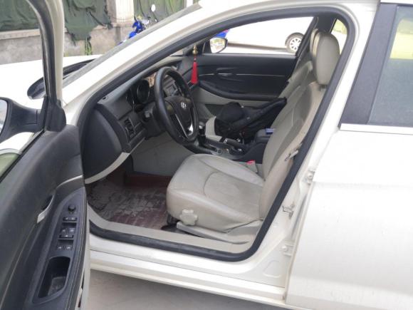 [济南·鲁A] 二手北汽绅宝绅宝D502015款 1.5L CVT标准超值导航版