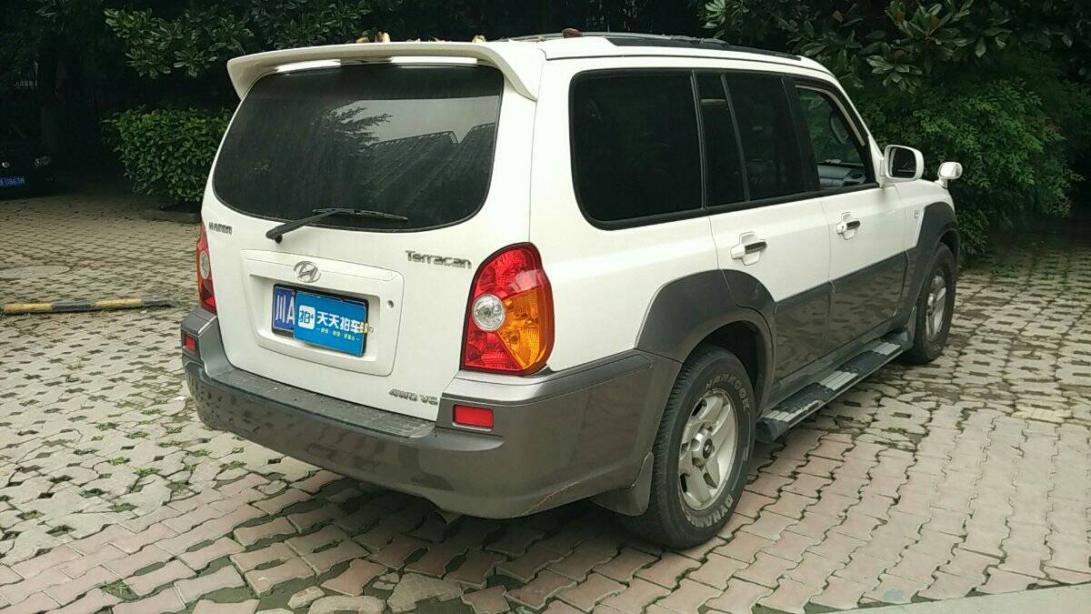 成都现代特拉卡2001年出厂35l自动四驱卖车分享