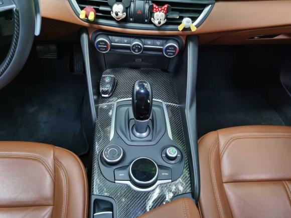[佛山·粤V] 二手阿尔法罗密欧Giulia2017款 2.0T 280HP 豪华版