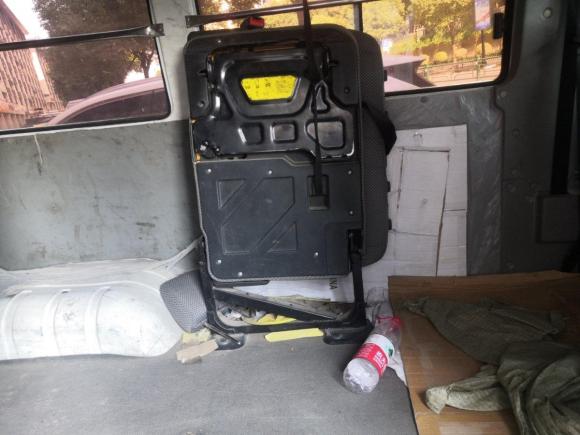 [义乌·浙G] 二手依维柯得意2017款 2.5T A35客车5-7座47Z5