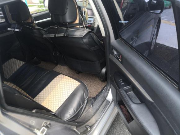 [济南·鲁A] 二手斯巴鲁力狮2010款 2.0i旅行导航版