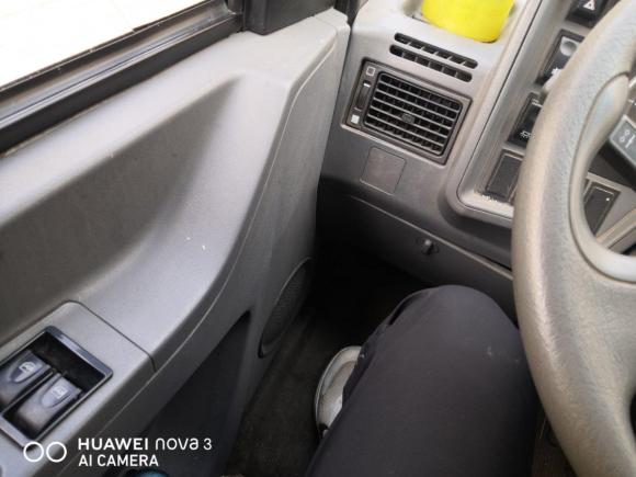 [青岛·鲁B] 二手依维柯得意2017款 2.8T V35箱货中顶3/6座43S5