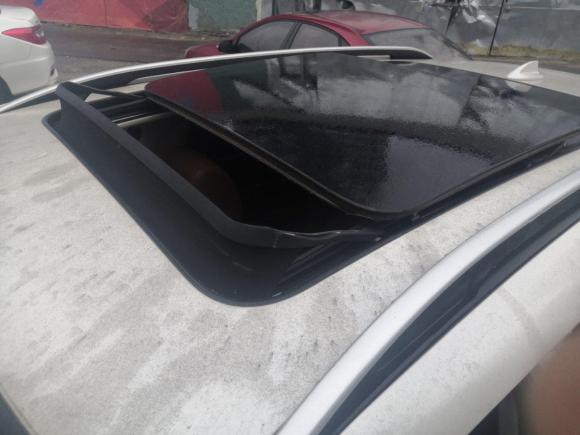 [无锡·苏B] 二手众泰众泰T7002017款 1.8T 双离合尊享型