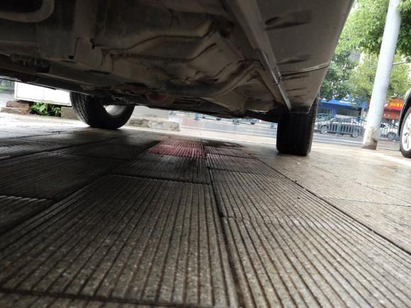 [义乌·浙G] 二手Jeep自由客2012款 2.4 运动版