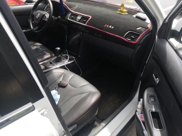 [青岛·鲁B] 二手东风风光东风风光3702016款 1.5L 手动智能型 7座