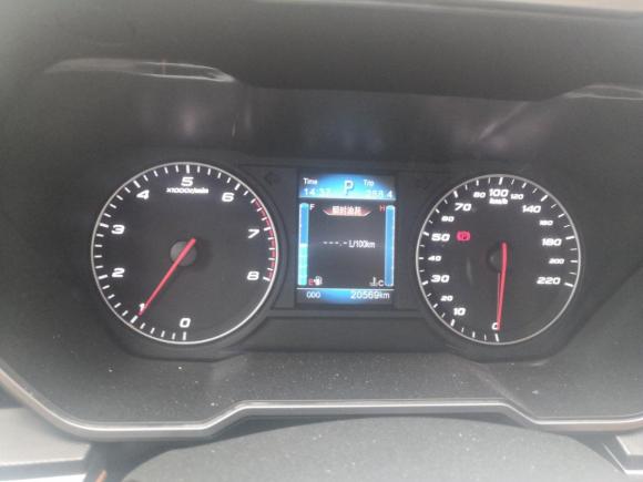 [无锡·苏B] 二手众泰众泰T7002017款 1.8T 双离合尊享型