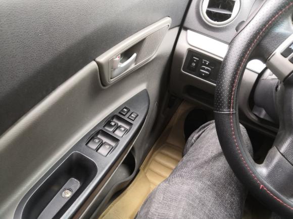 [成都·川A] 二手长安悦翔2012款 三厢 1.5L 手动豪华型