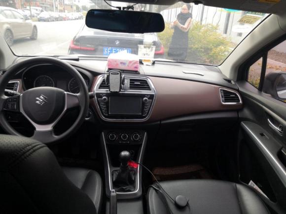 [上海·粤S] 二手铃木骁途2017款 1.6L 手动两驱都市时尚型