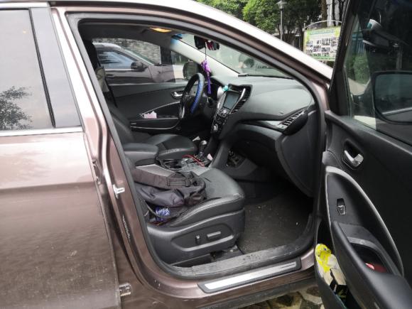 [广州·粤B] 二手现代格锐2013款 2.2T 7座四驱旗舰版