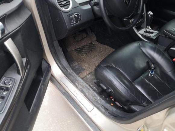 [义乌·浙G] 二手荣威荣威5502012款 550D 1.8T 自动品臻版