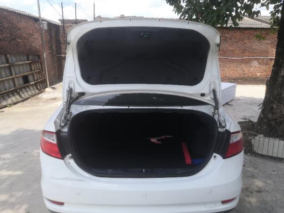 [佛山·粤Y] 二手奇瑞艾瑞泽72015款 1.5T 手动致享版