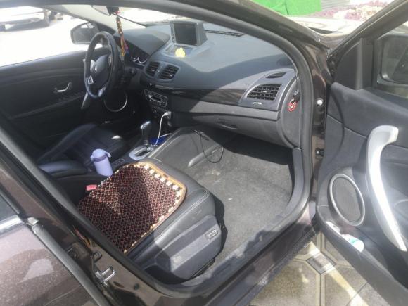 [青岛·鲁B] 二手雷诺风朗2013款 2.0L 豪华版