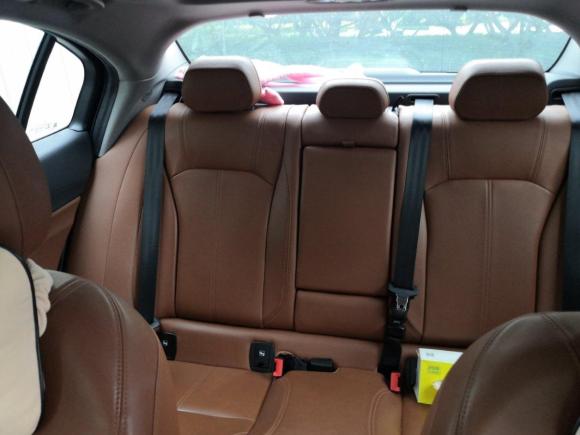 [佛山·赣A] 二手阿尔法罗密欧Giulia2017款 2.0T 200HP 豪华版