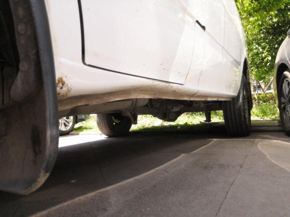 [成都·川A] 二手福特新世代全顺2009款 2.4T柴油标准型短轴中顶国III