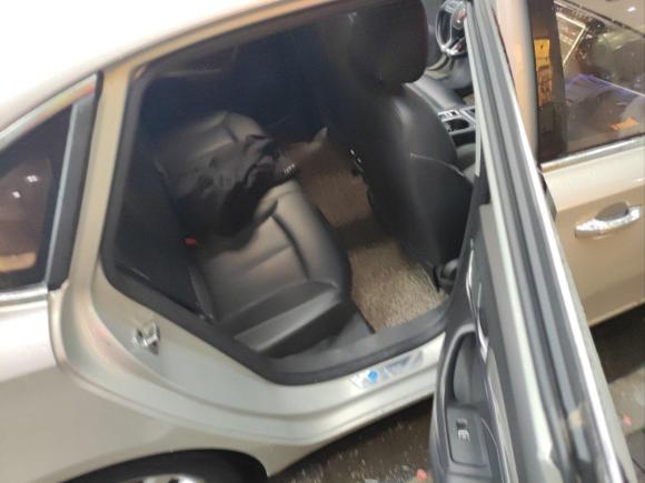 [温州·浙A] 二手荣威荣威ei62017款 45T 混动互联智享版