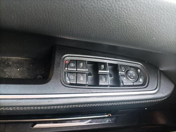 [上海·皖A] 二手众泰众泰T8002018款 2.0T 自动尊贵智联型 7座