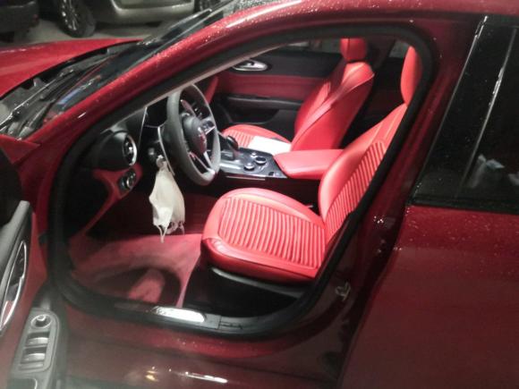 [南昌·赣A] 二手阿尔法罗密欧Giulia2017款 2.0T 280HP 豪华版