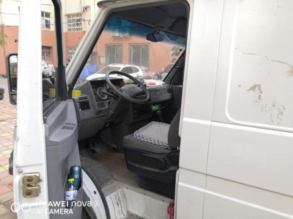 [青岛·鲁B] 二手依维柯得意2017款 2.8T V35箱货中顶3/6座43S5