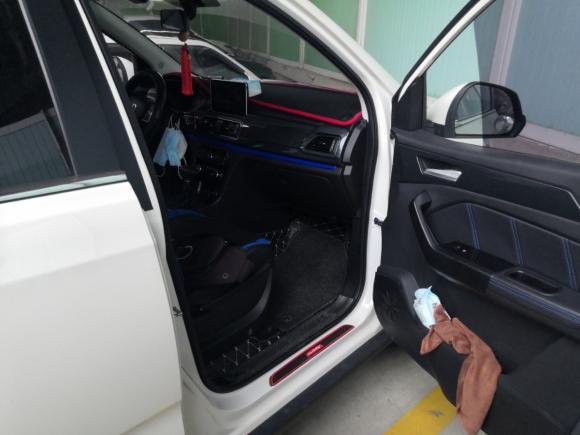 [上海·鲁D] 二手北汽威旺北汽威旺M602017款 1.5T CVT钻石版