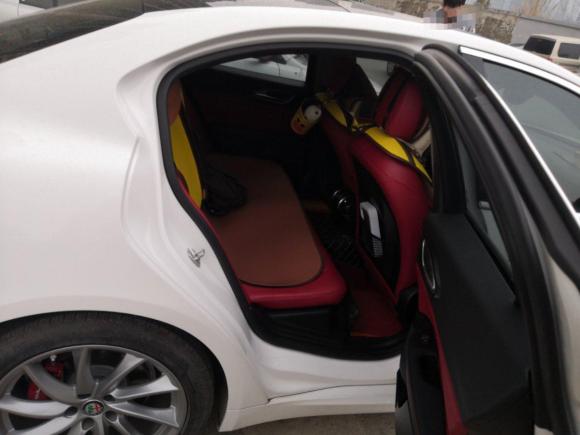 [成都·川A] 二手阿尔法罗密欧Giulia2017款 2.0T 200HP 豪华版