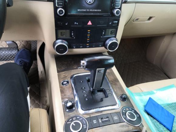 [青岛·鲁B] 二手大众途锐2010款 3.6 限量顶配版