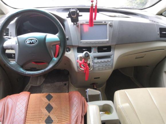 [成都·川L] 二手比亚迪比亚迪M62013款 2.0L 手动舒适型