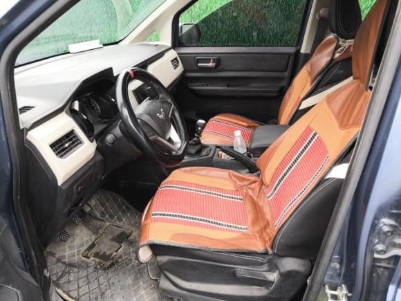 [南京·苏A] 二手五菱汽车五菱宏光PLUS2019款 1.5T 手动舒适型 7座