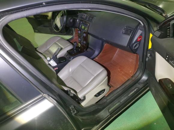 [济南·鲁A] 二手沃尔沃沃尔沃S402007款 2.4i 智雅版