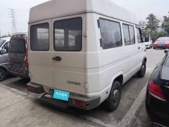 [义乌·浙C] 二手依维柯得意2009款 2.5T-A35 7座