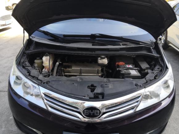 [深圳·粤B] 二手比亚迪比亚迪M62013款 2.4L 自动尊贵型