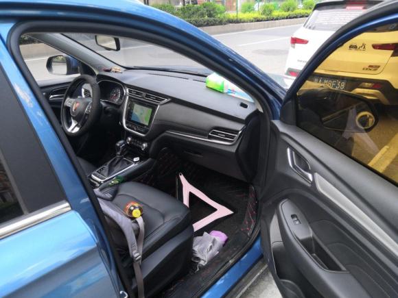 [广州·赣D] 二手荣威荣威RX32018款 18T 自动互联网智尊版