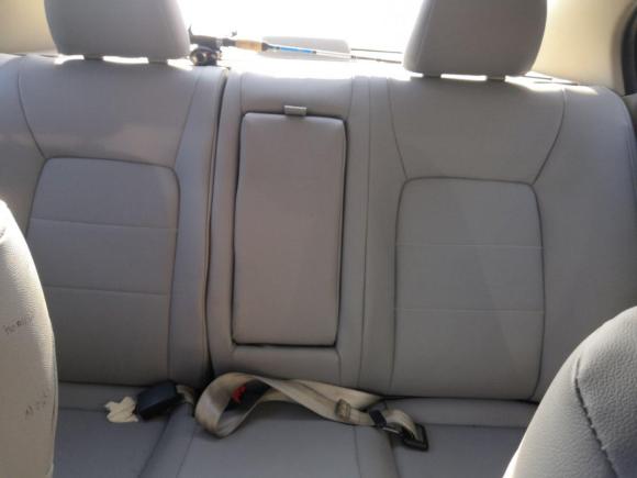 [南通·苏E] 二手奔腾全新奔腾B502013款 1.6L 手动豪华型