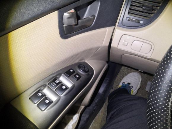 [南京·苏A] 二手起亚狮跑2009款 2.0L 手动两驱版GL