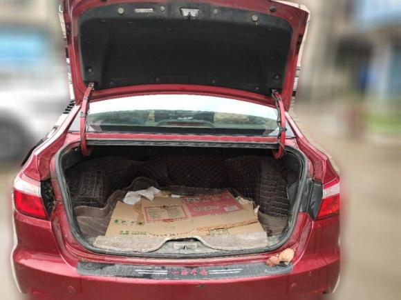 [武汉·鄂A] 二手长安悦翔V72015款 1.6L 自动乐享型 国IV