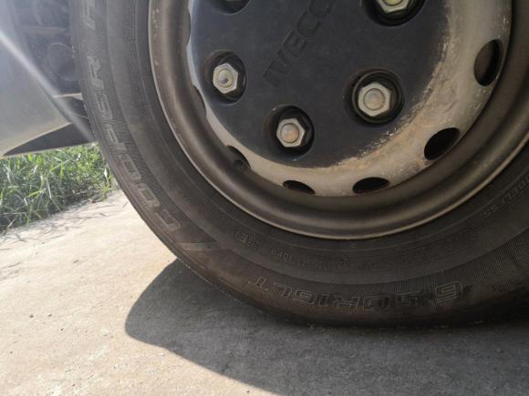 [温州·浙C] 二手依维柯得意2017款 2.8T V35箱货3座43S5