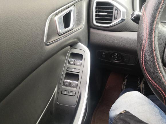 [南通·苏F] 二手奇瑞瑞虎5x2017款 1.5T 手动时尚型