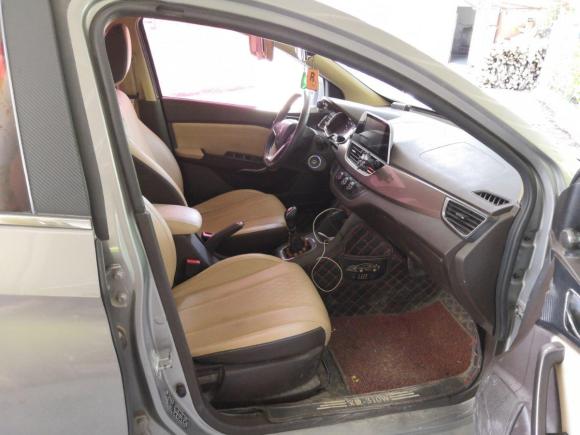 [嘉兴·皖A] 二手宝骏宝骏310W2017款 1.5L 手动时尚型 国V