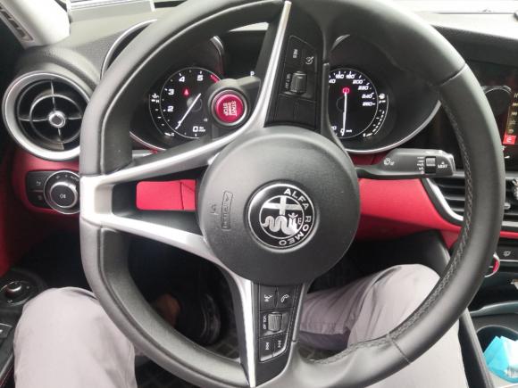 [武汉·鄂A] 二手阿尔法罗密欧Giulia2017款 2.0T 200HP 精英版