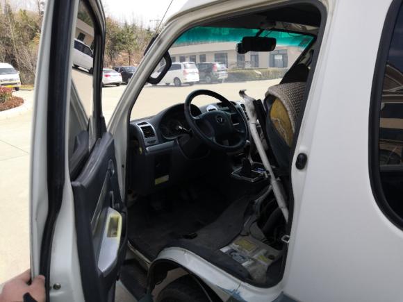 [青岛·鲁B] 二手福田福田风景2014款 2.5T快运标准型短轴版高顶4J25TC