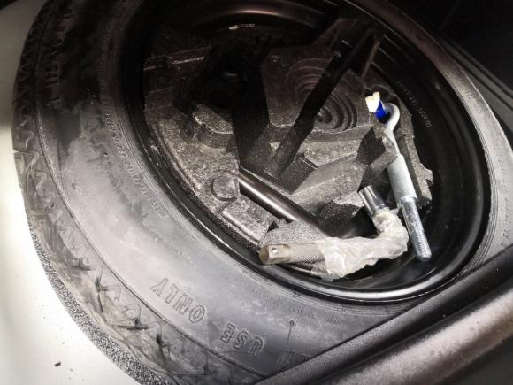 [佛山·粤E] 二手沃尔沃沃尔沃V402015款 1.6T 智雅版