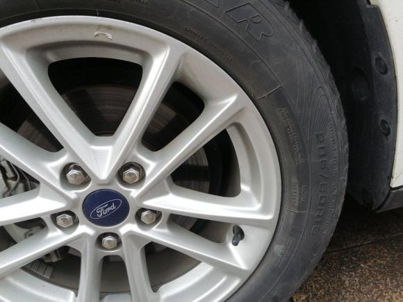 [南京·苏L] 二手福特福克斯2017款 三厢 EcoBoost 180 自动精英型