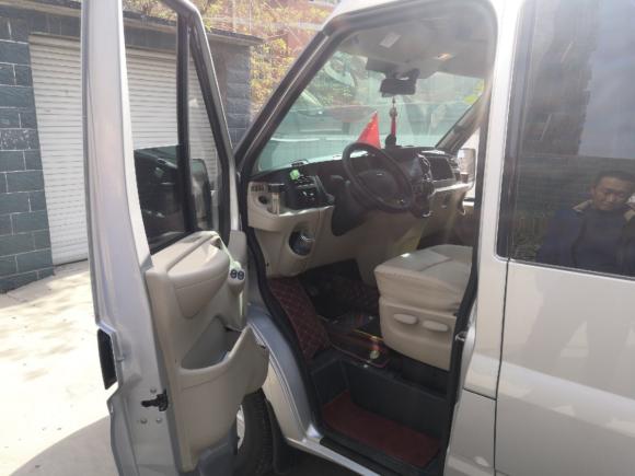 [济南·鲁A] 二手福特新世代全顺2016款 2.2T长轴9座中顶豪华型客车135马力