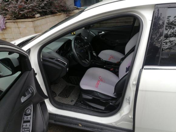 [南京·苏L] 二手福特福克斯2017款 三厢 EcoBoost 180 自动精英型