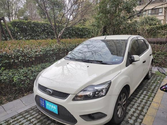 福特福克斯2013款 两厢经典 1.8L 自动基本型「杭州二手车」「天天拍车」